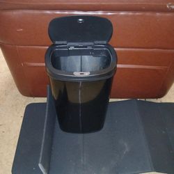 $40 OBO... Motion Sensor Kitchen Trash Can,