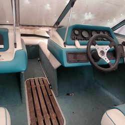 1990 18ft.fiberglass Pleasure Boat Great Conditipn.