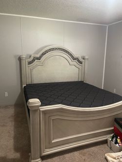 KING SIZE BED FOR SALE