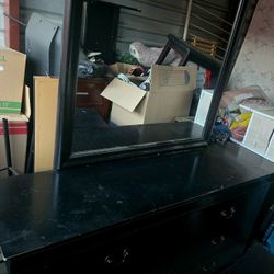 6-Drawer Dresser and Mirror