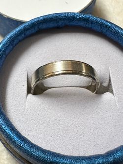 NEW Silver-Tone Groove Dual Rail Band Ring Size 9