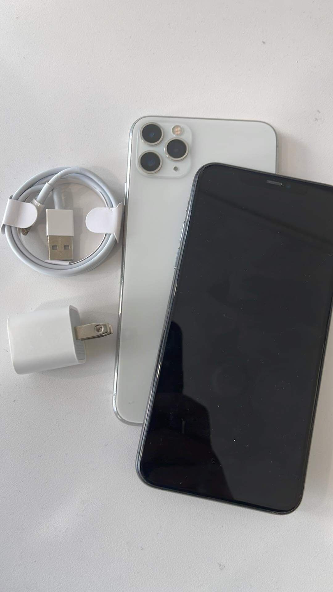 Factory unlocked iPhone 11 pro Max, 64 gb Sold with store warranty $400 each