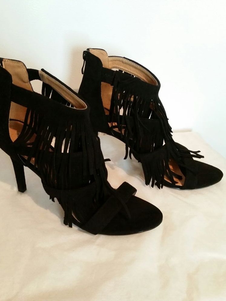 Black fringe heels Sz 11