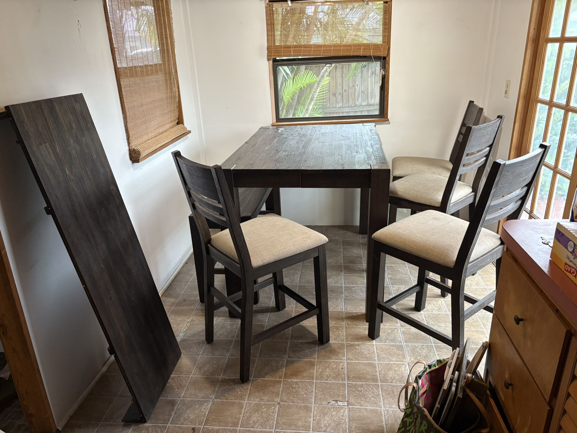 Nice Wood Dining Table With Leaf, 4 Chairs, And Bench