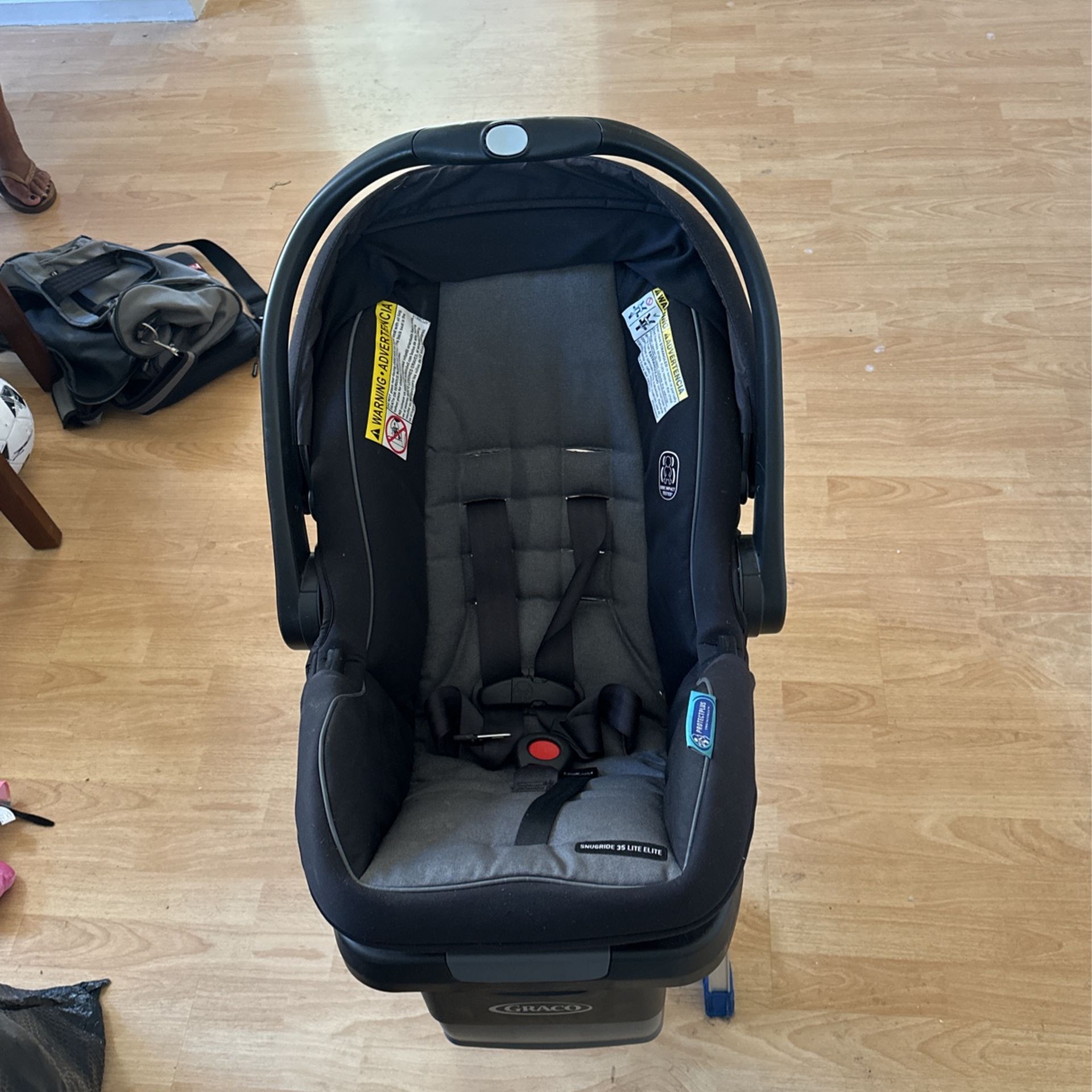Graco Snugride 35 Lite Elite Infant Car Seat