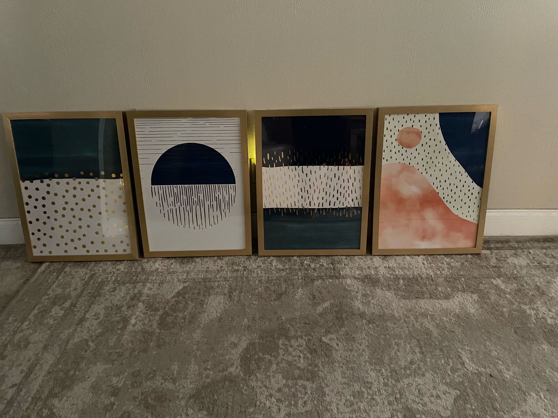 4 Picture Set