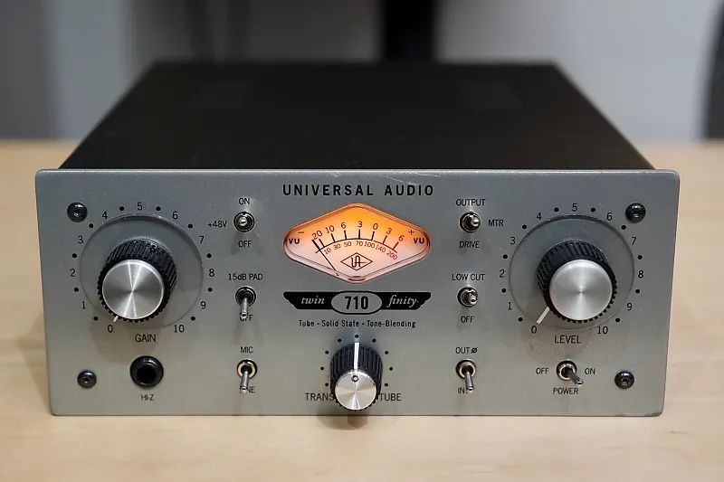 Universal Audio 710 Twin-Finity Mic Preamp – Great Condition!
