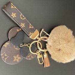 luxury keychain Pom Pom keychain leather straps Mikey Mouse figure    Same day shipping  