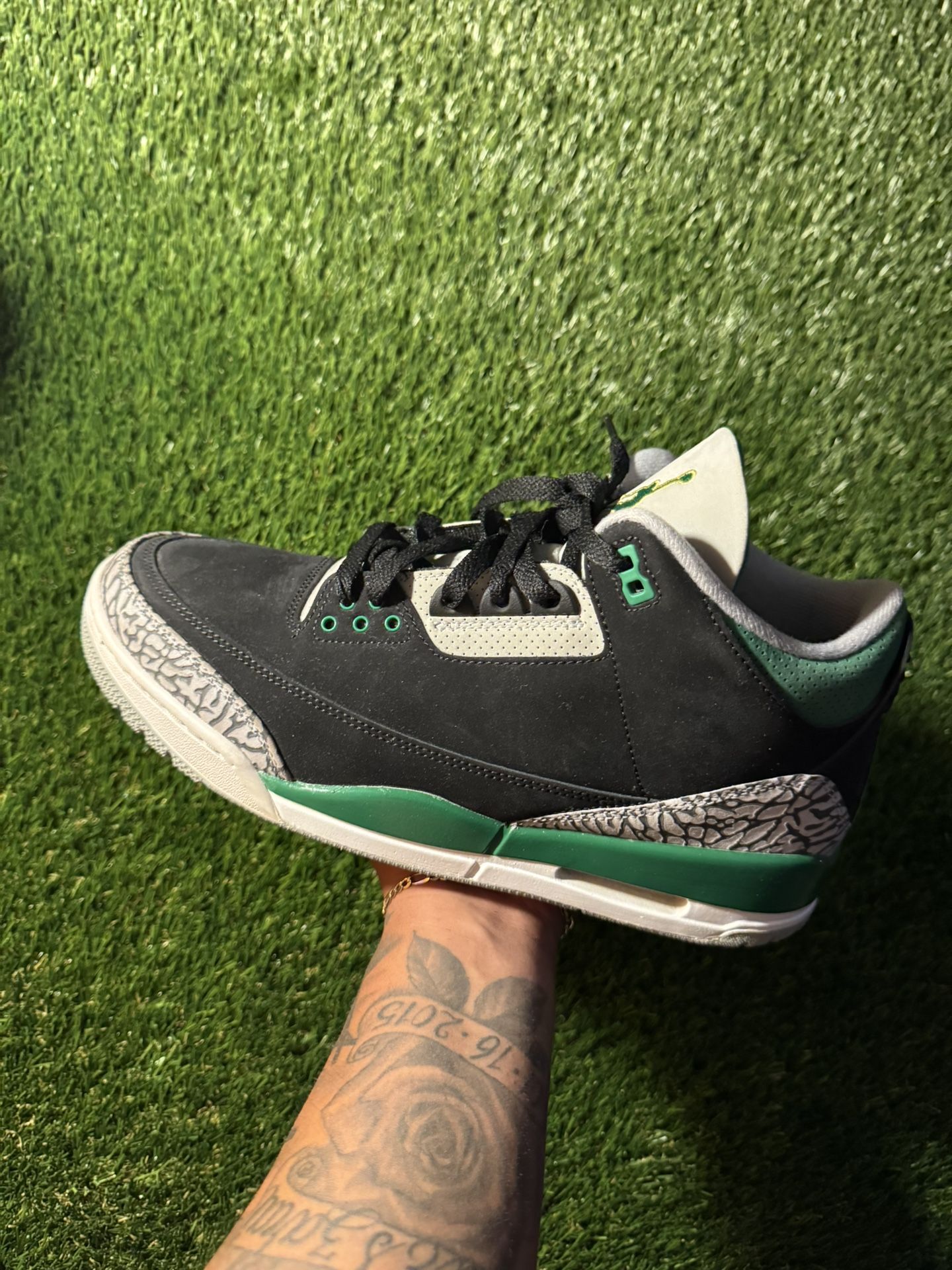 Jordan 3s “Pine Green” Size 10.5M