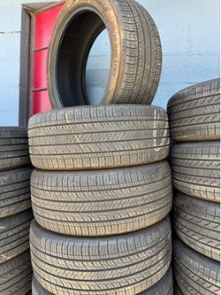255/45r20 Kuhmo tires en excelentes condiciones de vida las 4