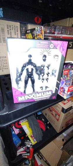 Marvel Legends Maximum Series Symbiote Spider-Man Figure