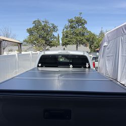 Tacoma 6’ long bed cover