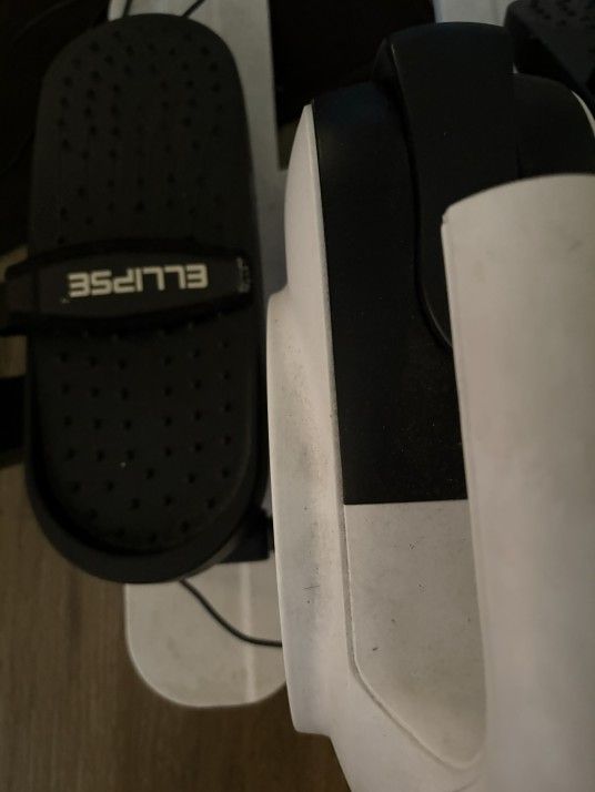 Leg Exercising Eclipse Machine