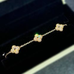 18k yellow gold Van cleef Alhambra style diamond 5 motifs clover shape stone bracelet