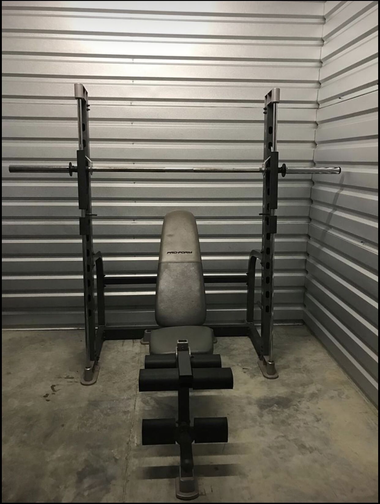 Pro-form C800 weight bench/smith machine exerciser with Olympic barbell
