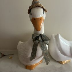 Large Ceramic Farmhouse Duck Figurines – Set of 2 – Country Cottage Decor