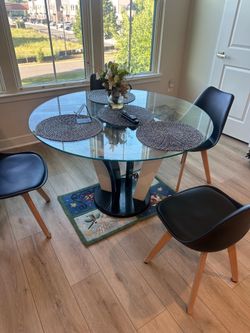 Glass dining table 47”