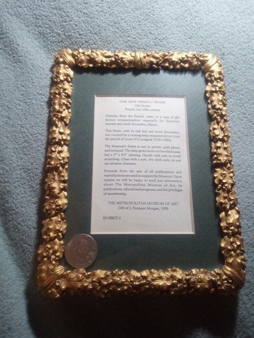 New Guilt ( Bronze Real Gold )Oak Leaf Picture Frame Please Look Below ๐๐