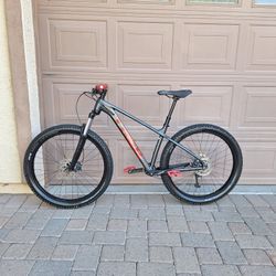 TREK ROSCOE 6 MOUNTAIN BIKE 27.5 INCH 1 X 10 SPEED DROPPER POST SEAT LIKE NEW( CHECK MY OTHER BIKES)