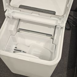 Ice maker & microwave