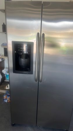 refrigerator GE  black refrigerator