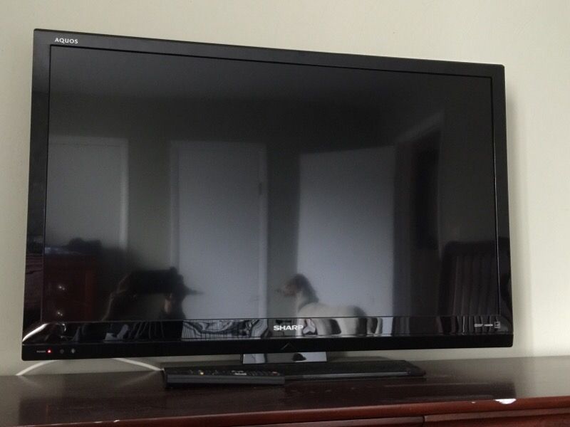 38 inch Sharp Aquos flat screen tv
