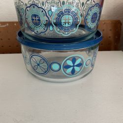 2 PYREX GLASS BOWLS W/LIDS