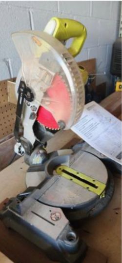 Ryobi 7.25 Miter Saw with work bench