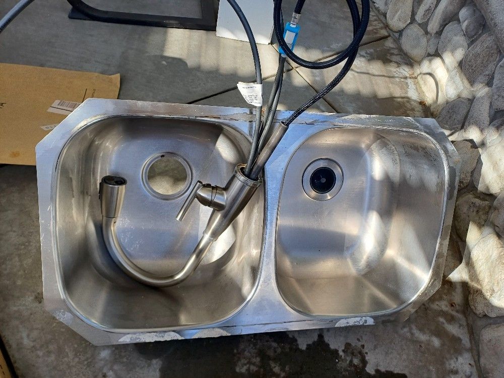 Undermount Sink And Faucet 