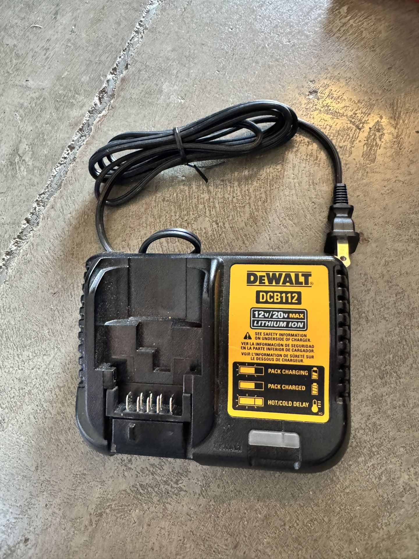 Dewalt battery charger 