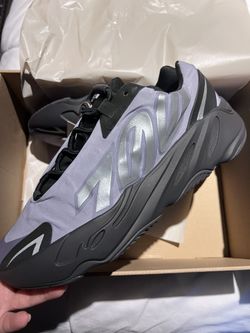 Yeezy Boost 700 MNVN ‘Geode’ Size 9.5