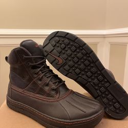 Mens Sz 8 Nike Acg Boots