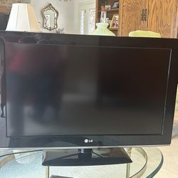 LG 32” Flat Screen TV