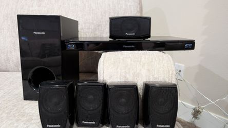 Panasonic SC-BTT270 Full HD 3D Home Theater System