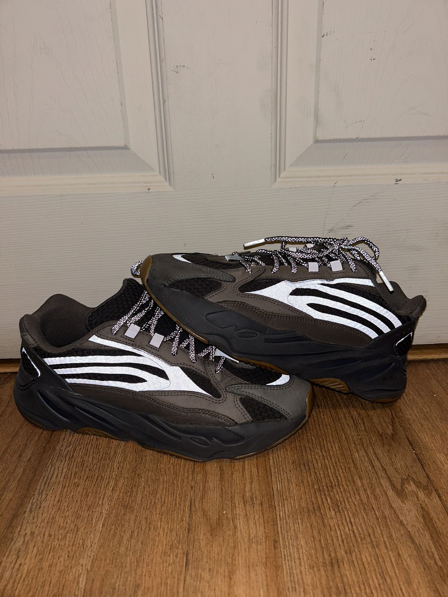 Adidas Yeezy Boost 700 V2 Geode Grey Brown Shoes Size Mens