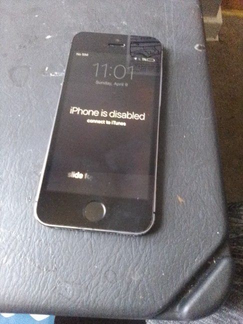 iPhone 6 It's Locked And Doesn't Have A SIM Card $25