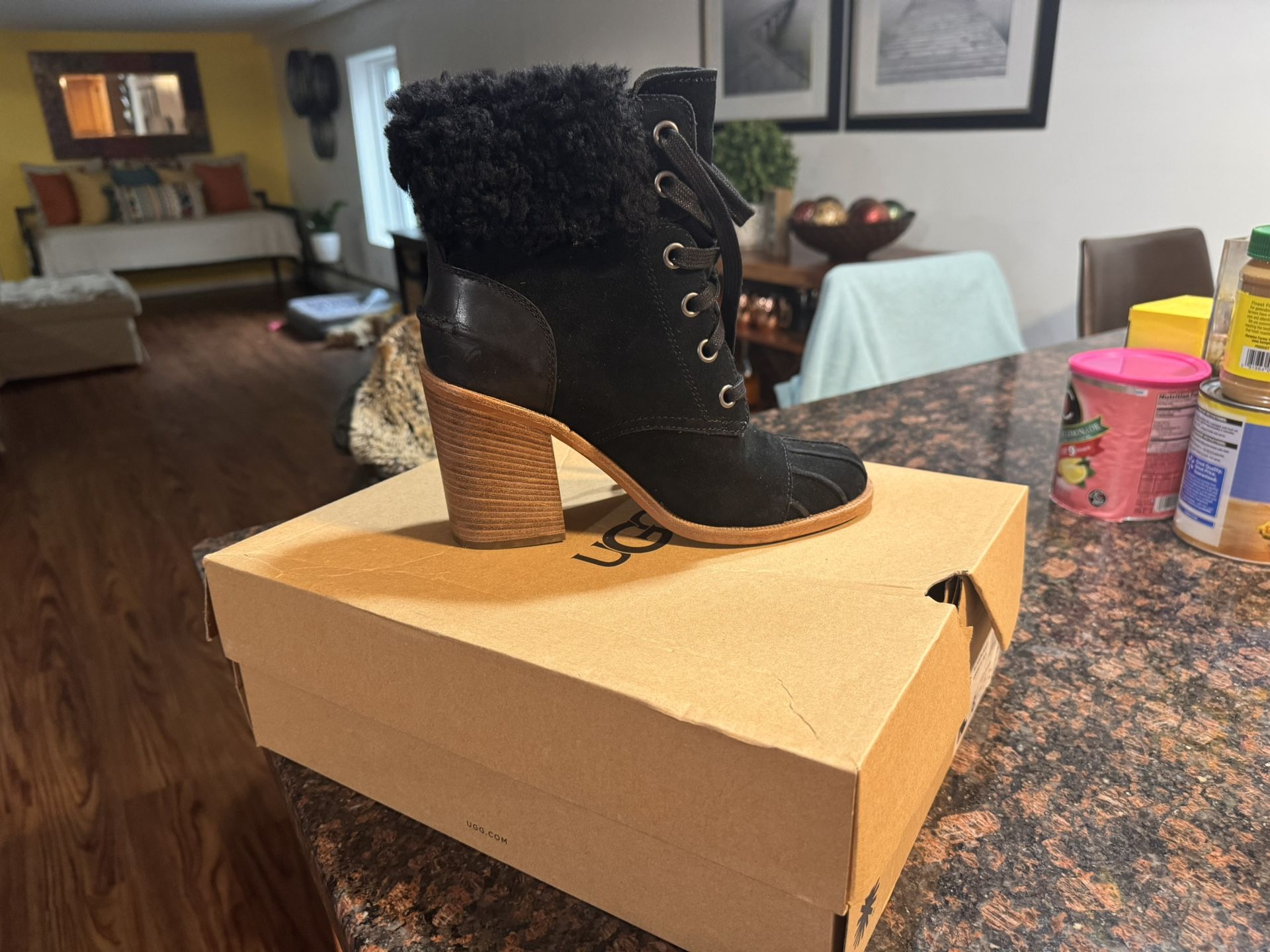 UGG JAXON BLACK SUEDE CUFF LACE UP HEEL ANKLE BOOT BOOTIES