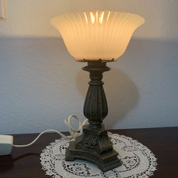 Rare Find!  MacBeth Evans Vintage Petalware Lamp
