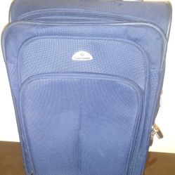 23 x 14 x 10 luggage carrier