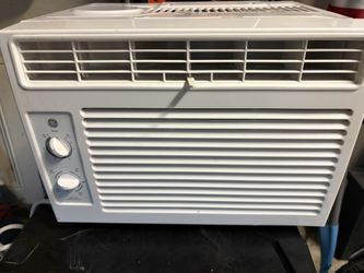 Small Room Window Air Conditioner GE AWFS05BWL1