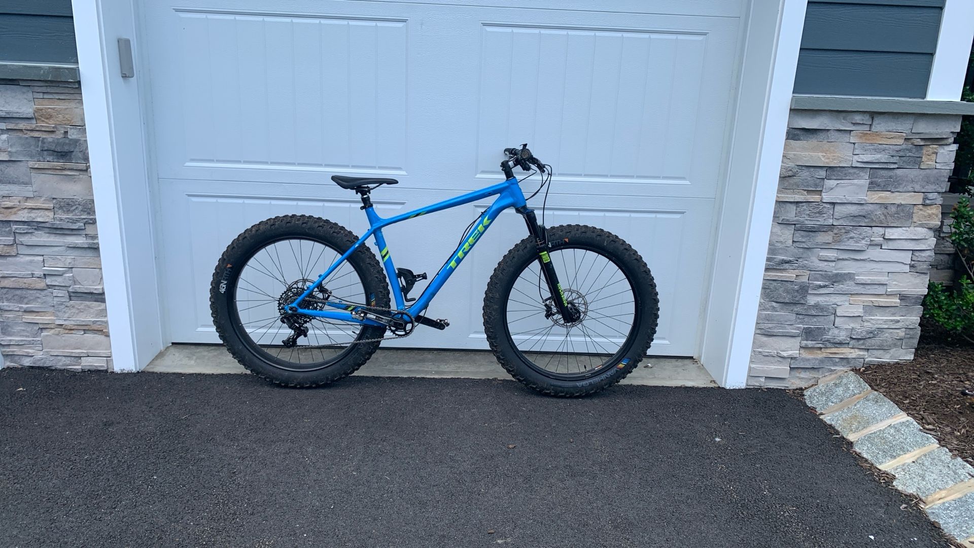 Trek Farley 9