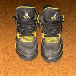 Jordan 4 Thunders
