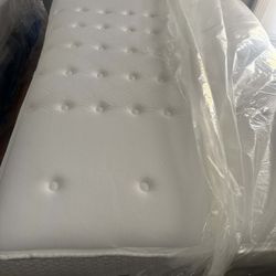 Set Full Sizes Mattress And Box Spring 