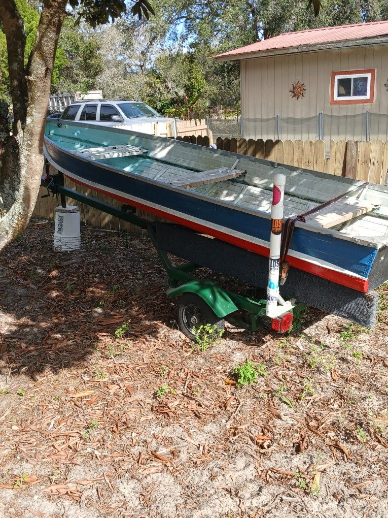 14 foot aluminum boat motor trailer.