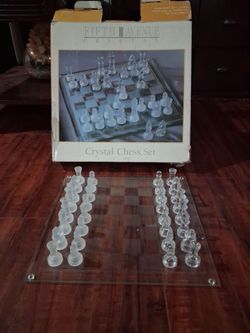Crystal chess set