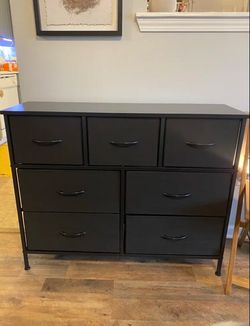 Black Dresser (7 drawers)