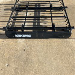 Yakima Roof rack With Crossbar