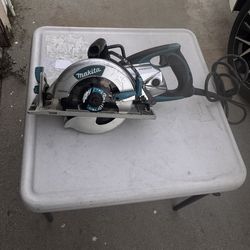 Makita saw
