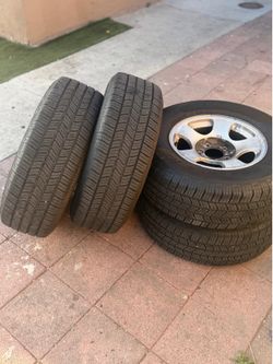 🚨 Set of 4 Starfire Solarus HT Tires with Rims – $250 FIRM 🚨
