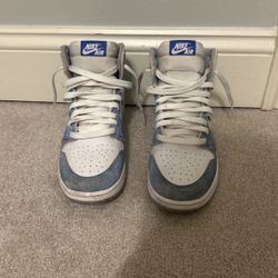 Jordan 1 High Hyper Royal High